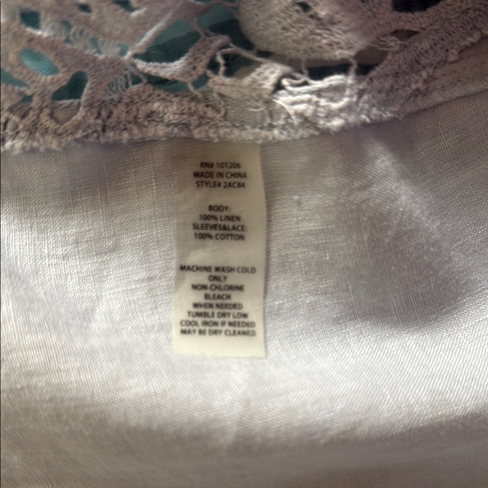 *Soft Surroundings Blue Long Sleeve Button Down Tunic with Lace Back (sz med) - Picture 7 of 7